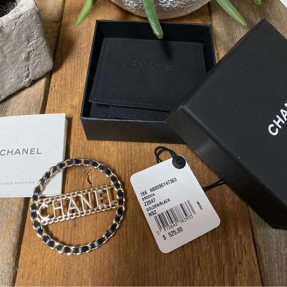 CHANEL Leather & Metal Chain Brooch from 2018 - Picture 1 of 9